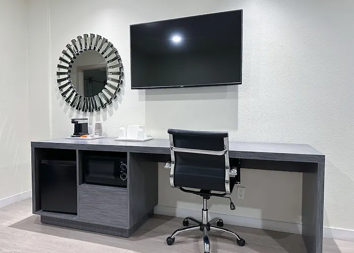 Ramada By Wyndham Anaheim Convention Center